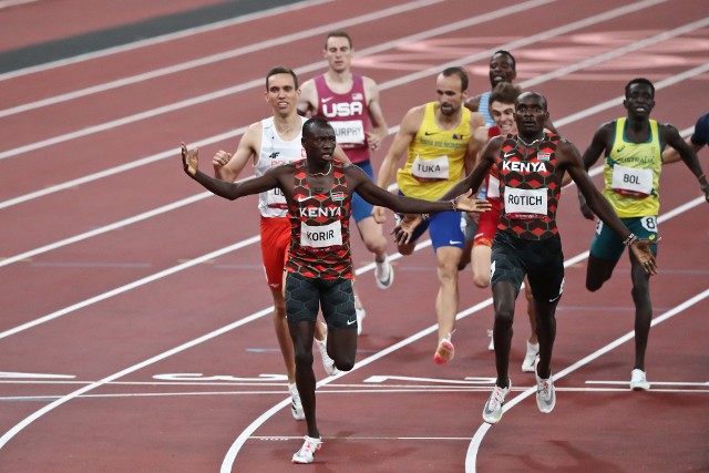 Finisz biegu na 800 m w finale IO w Tokio. A jak będzie w Lozannie?