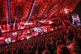 Tłumy na koncercie głównym Europejskiego Stadionu Kultury 2018 w Rzeszowie [ZDJĘCIA, WIDEO]