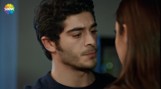 "Miłosne potyczki" odcinek 84. Hayat i Murat planują podróż poślubną. Derya i Leyla zaczynają się bić! [STRESZCZENIE ODCINKA]