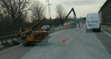 Utrudnienia na trasie S1 w Sosnowcu. Drogowcy naprawiają bariery po wczorajszym wypadku tirów. Kierowcy, zachowajcie szczególna ostrożność
