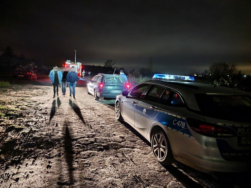 Ktoś ukradł wraki pojazdów przeznaczone do ćwiczeń strażaków z gminy Brześć Kujawski [zdjęcia]