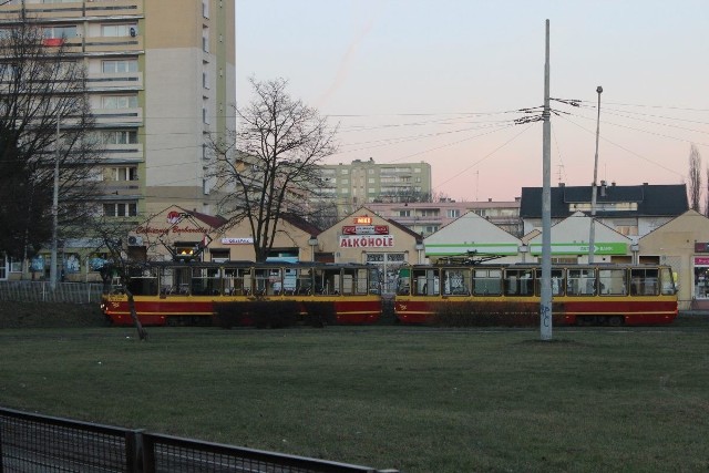 Motorniczy kupił alkohol w sklepie monopolowym mieszczącym się tuż przy krańcówce