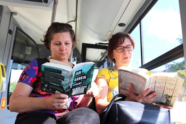 Bookcrossing łączy miliony entuzjastów czytania podczas jazdy autobusem na całym świecie