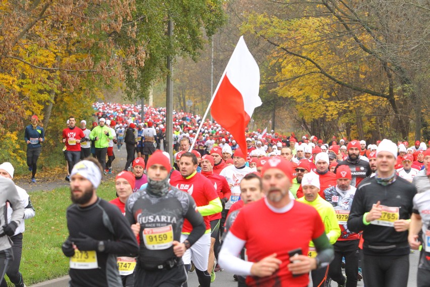 11 listopada w Poznaniu wyruszył Bieg Niepodległości 2019....