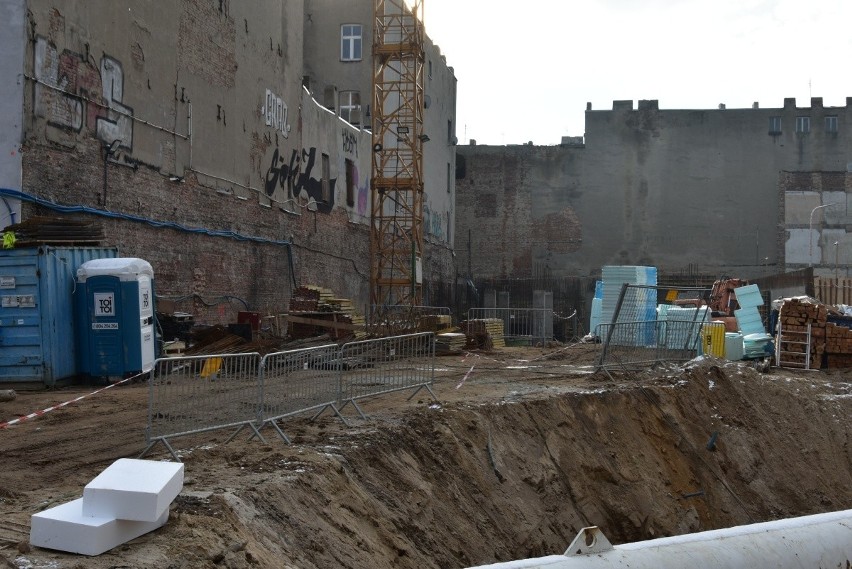 Manu Park wypełni pierzeję ul. Ogrodowej. Rozpoczęła się budowa nowoczesnej kamienicy na narożniku skrzyżowania z ul. Nowomiejską