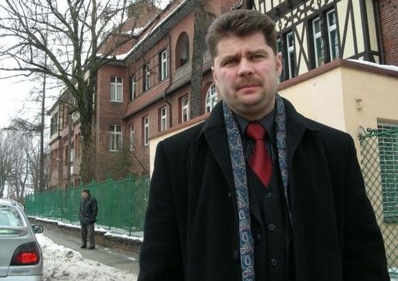 Spore szanse na powtórzenie kadencji ma starosta Radosław Roszkowski z PO.