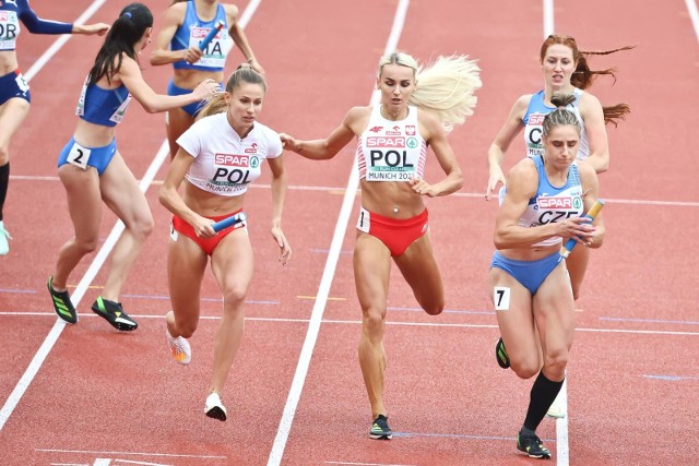 Polska sztafeta pań 4x400 metrów ze srebrnym medalem lekkoatletycznych mistrzostw Europy