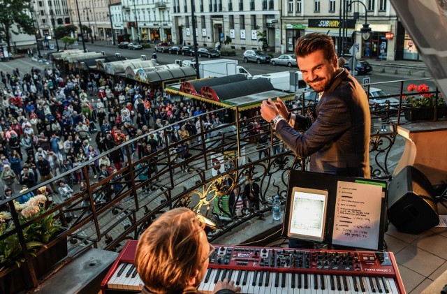 Łukasz Zagrobelny wystąpił w Bydgoszczy na koncercie "Z balkonu Święcickiego".