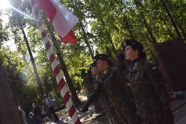 Obchody Dnia Sybiraka odbyły się przy Pomniku Ofiar Stalinizmu.