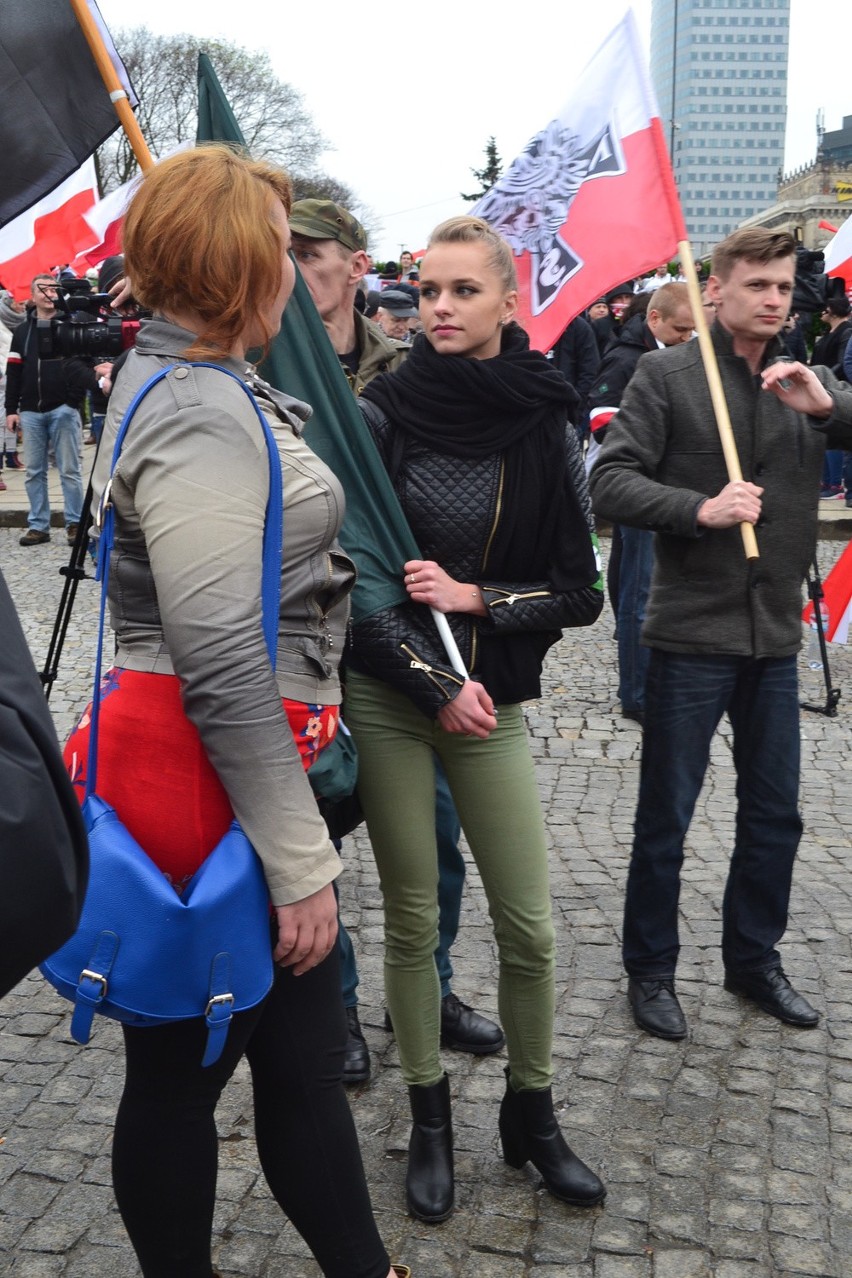 Marsz antyimigracyjny "Polacy przeciwko imigrantom" w...