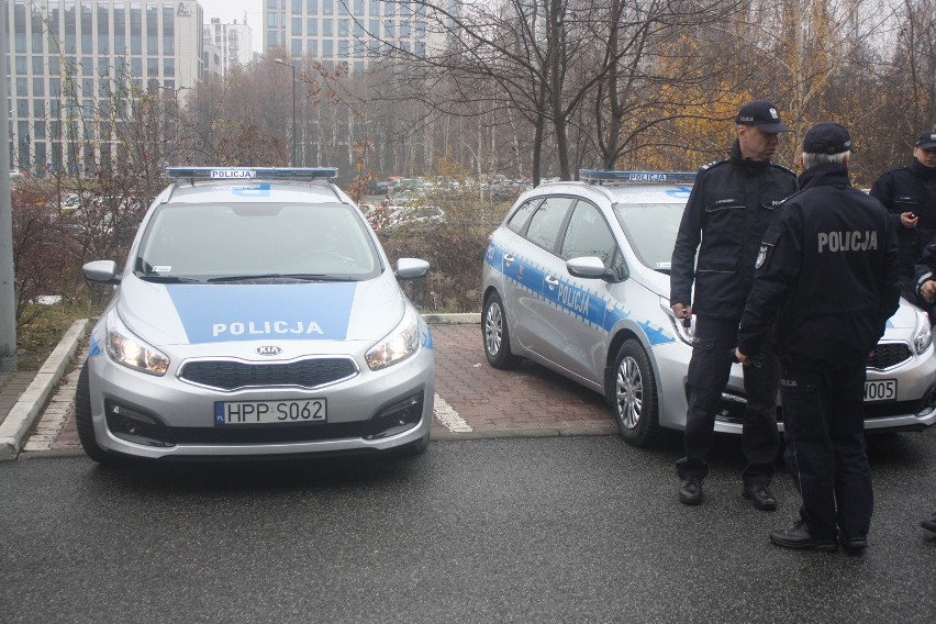 Policjanci dostali nowe radiowozy