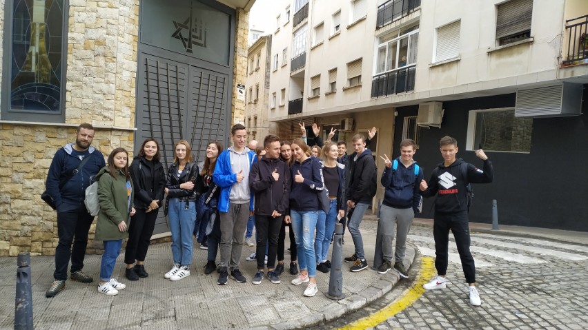 Uczniowie Liceum Ogólnokształcącego im. Adama Mickiewicza w Strzyżowie uczyli się w słonecznej Hiszpanii