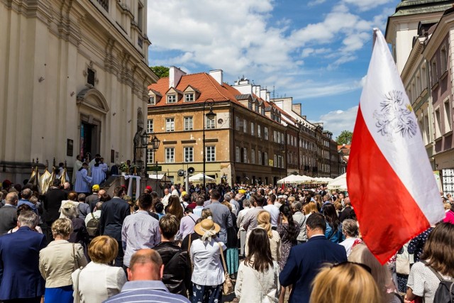 Uroczystość powróci na ulice Warszawy po rocznej przerwie. W 2021 roku procesja nie odbyła się ze względu na pandemię koronawirusa.