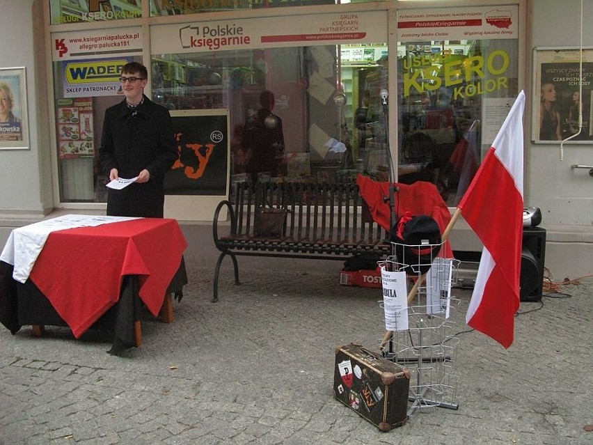 Stoisko, na którym kolportowano poradnik wyborczy, powstało...