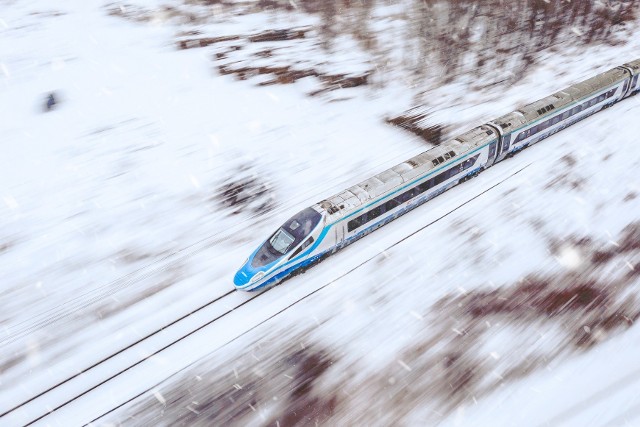 Bilety PKP Intercity są dostępne w kasach na terenie całego kraju, w Centrach Obsługi Klienta na głównych dworcach, w automatach biletowych, a także przez internet, na stronie intercity.pl lub za pośrednictwem aplikacji IC Mobile Navigator