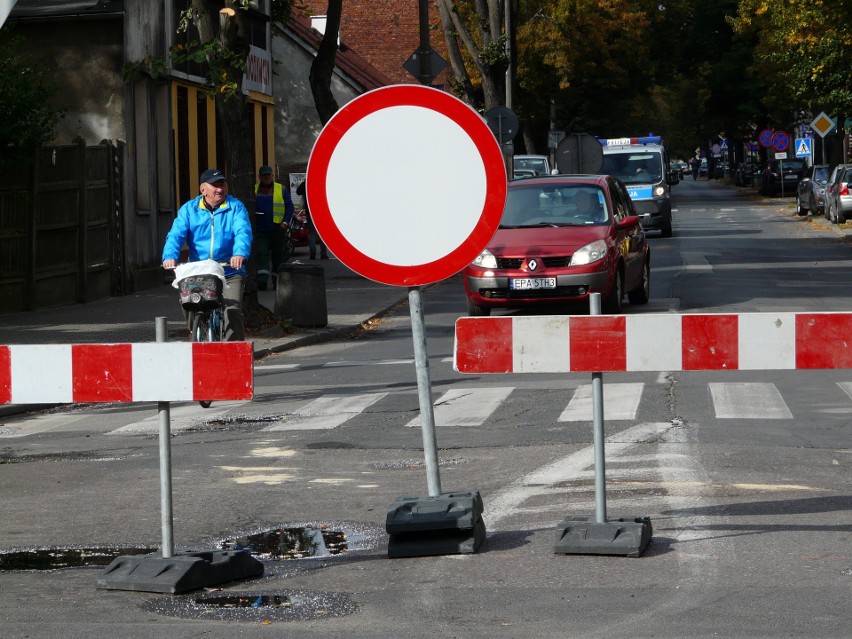 Budowa ronda przy ulicy Świetlickiego w Pabianicach. Kiedy koniec utrudnień?