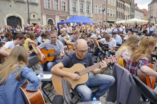 Happening gitarowy to juz stały punkt festiwalu Akademia Gitary.