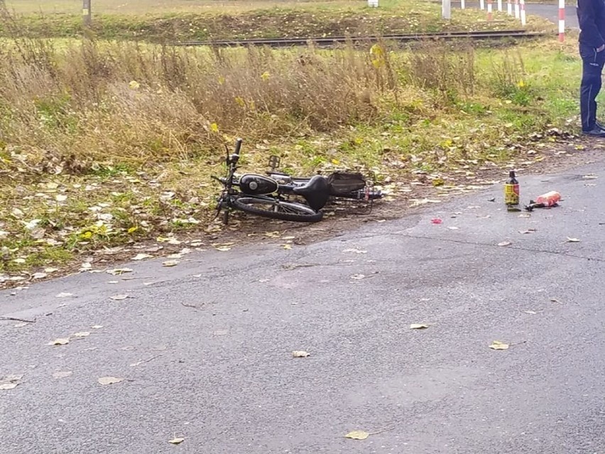 Ranny rowerzysta znaleziony przy drodze koło Zduńskiej Woli.