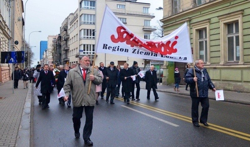 Marsz Solidarności na ul. Sienkiewicza. Ostre wystąpienie Waldemara Krenca [zdjęcia]