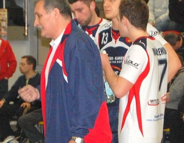 Szkoleniowcem nowopowstałej sekcji siatkówki Hetmana Włoszczowy został Andrzej Urbański, który ostatnio pracował w drugoligowym STS Skarżysko-Kamienna.