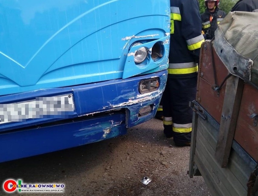 Kolizja busa z autobusem w Bodzanowicach