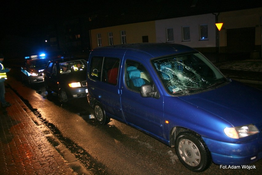 Potrącenie mężczyzny na ul. Koszalińskiej w Karlinie [zdjęcia]