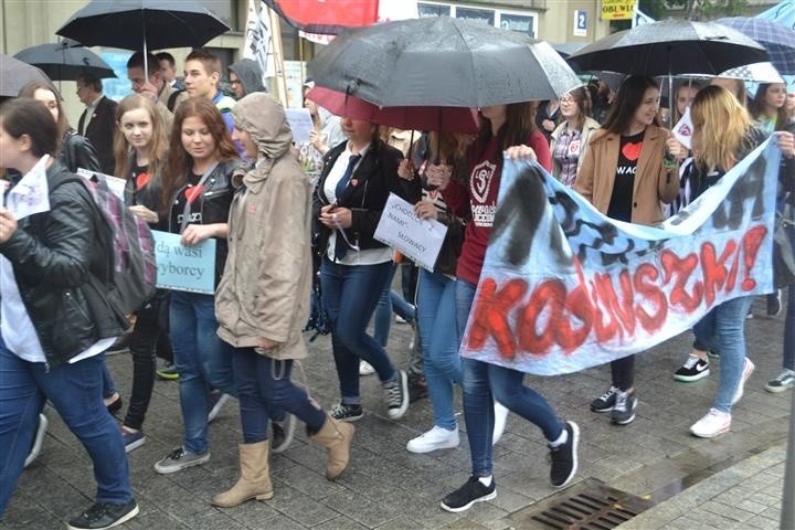 Częstochowa: Protest w obronie I Liceum Ogólnokształcącego...