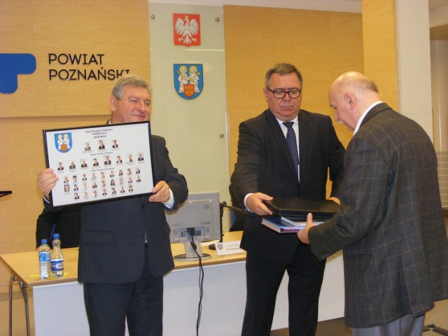 Ostatnia sesja Rady Powiatu Poznańskiego była okazją do podziękowań za cztery lata współpracy