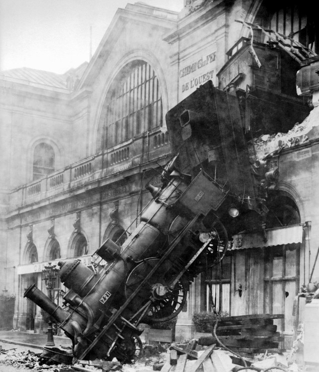 Fotografia wypadku na Gare Montparnasse stała się inspiracją między innymi dla surrealistów