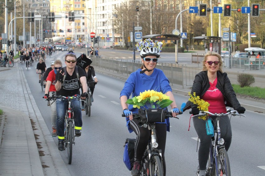 Masa Krytyczna 31.03.2017 we Wrocławiu. Rowerzyści...