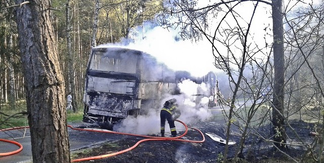 Autokar przewoził dzieci, zaczął palić się w Przytoku, w czwartek, 18 maja