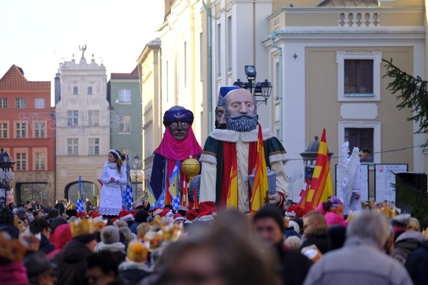 Ulicami Torunia przeszedł Orszak Trzech Króli. Zobaczcie...