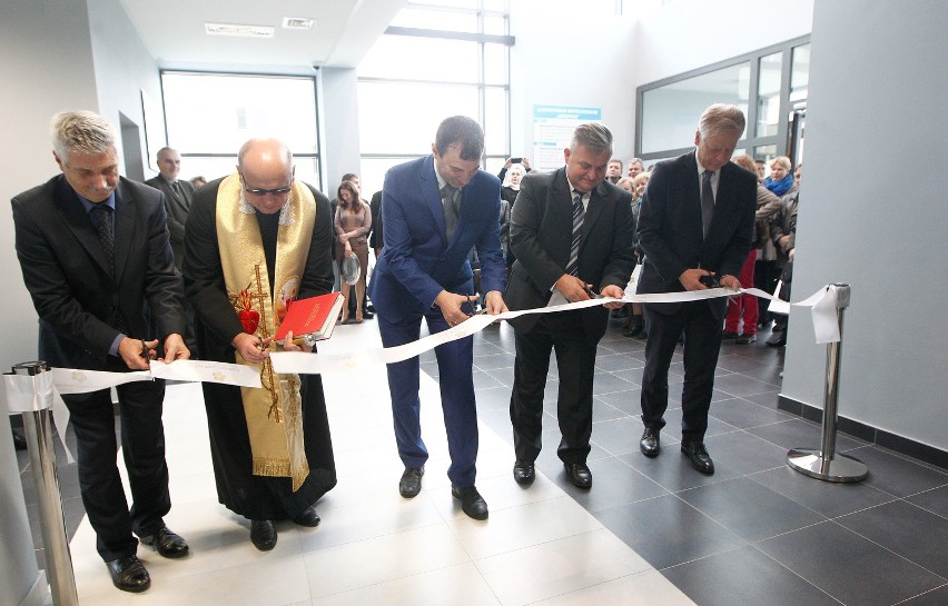 Otwarcie laboratorium biotechnologii Aeropolis na...