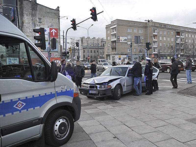 Łódź: kolizja na skrzyżowaniu Limanowskiego i Zachodniej