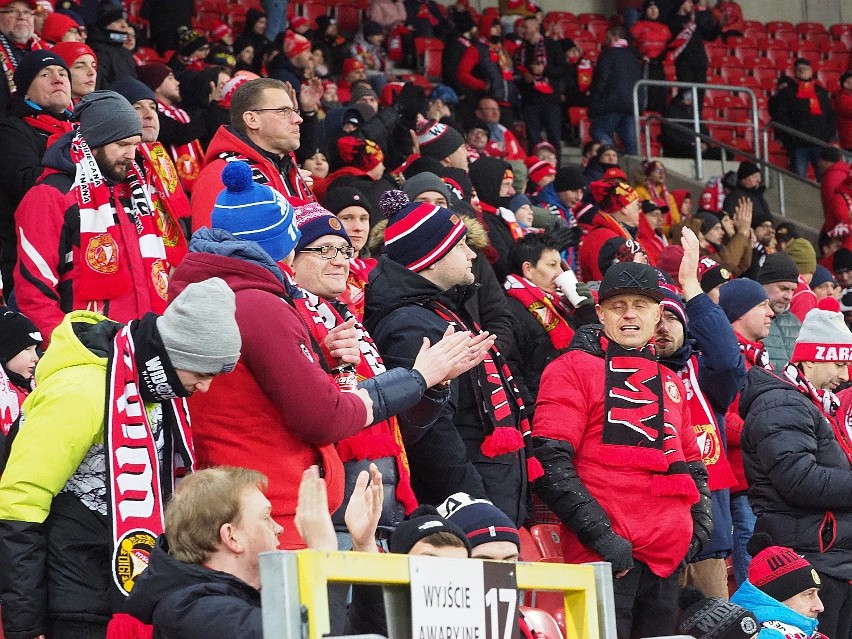 Widzew Pogoń KIBICE. Zdjęcia kibiców Widzewa podczas sobotniego meczu