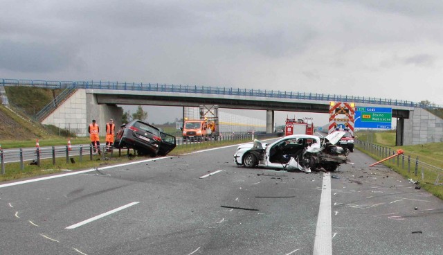 W wypadku na autostradzie dwie osoby zostały ranne