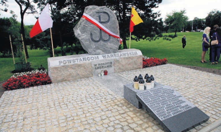 Pomnik Powstańców Warszawskich w Łodzi został odsłonięty 1...