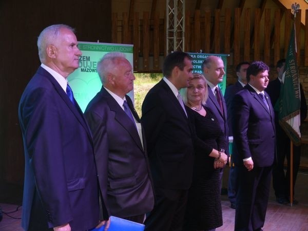 Kandydaci do Sejmiku Wojewódzkiego; od lewej Zbigniew Gołąbek, Bogumił Ferensztajn, Artur Dąbrowski, Ilona Jaroszek - Nowak, Robert Fidos i Dariusz Piątek.