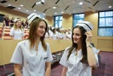 UMB. Czepkowanie studentów II roku pielęgniarstwa i położnictwa (zdjęcia)