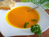 Przepis na zupę dyniową - rozgrzewająca, kremowa i pełna słońca na jesienne chłodne dni