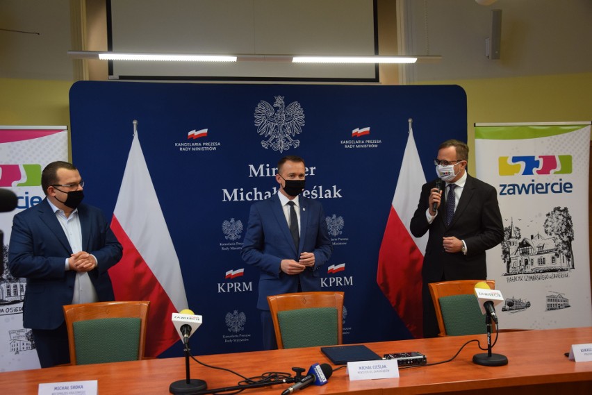 Konferencja prasowa, na której obecni byli minister Michał...