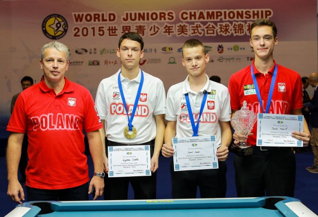 Rperzentacja Polski z medalami mistrzoswt świata: Piotr Kędzior - trener, Krystian Ćwikła, Kamil Sząszor, Daniel Macioł