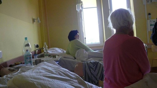 Kobiety ranione podczas niedzielnej mszy przez nożownika opuściły już szpital w Staszowie. 