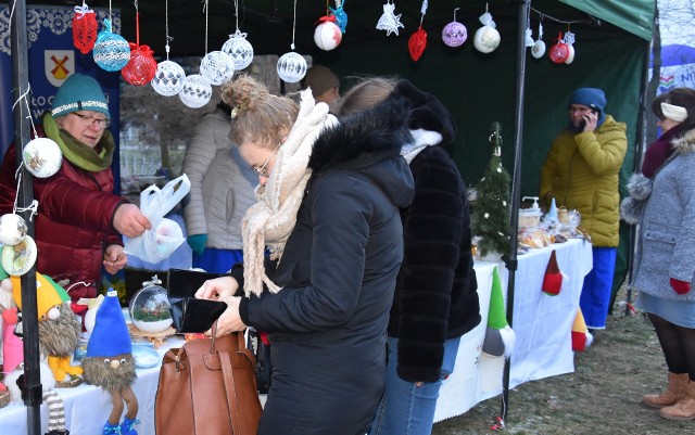 W sobotę 17 grudnia park na Placu Tysiąclecia w Golubiu-Dobrzyniu zmienił się w świąteczny jarmark