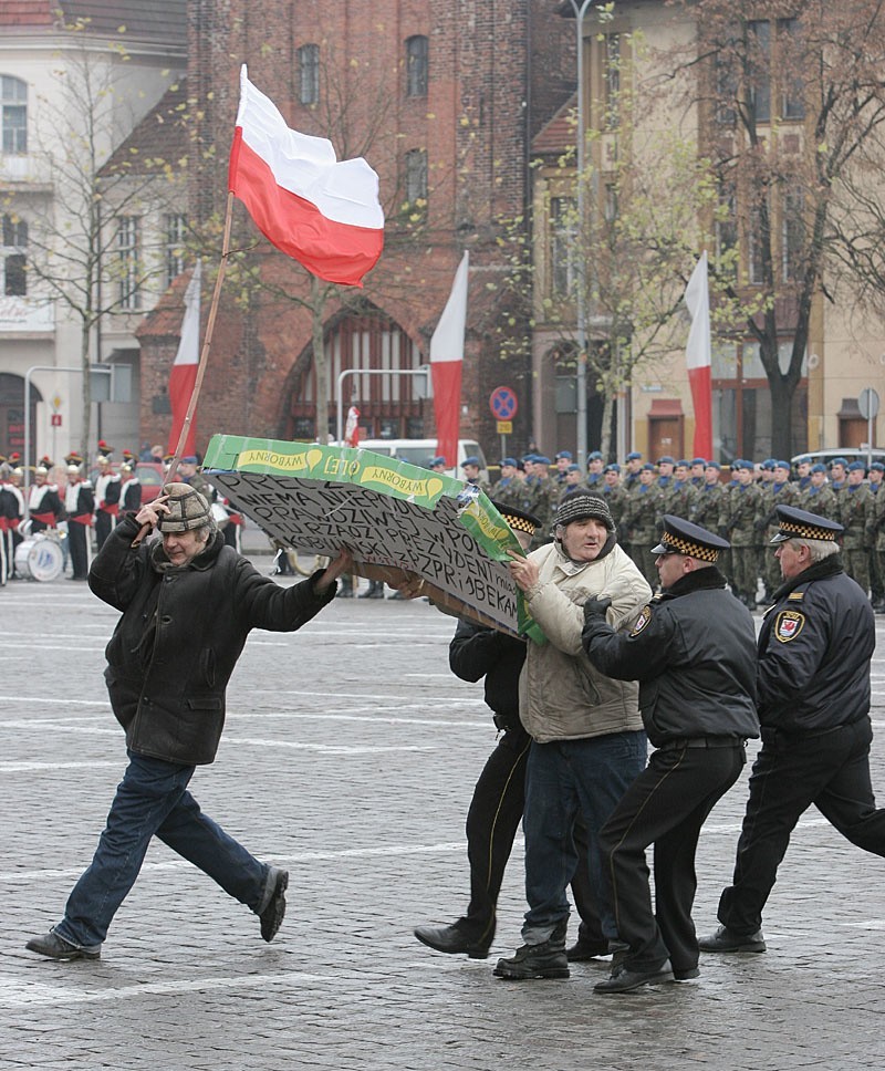 Glówne obchody Świeta Niepodleglości na placu Zwyciestwa  w...