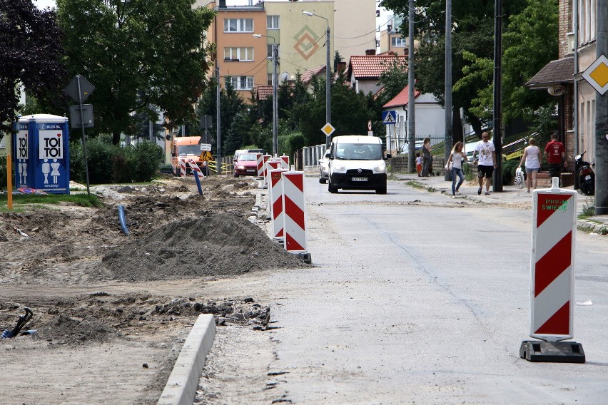 Jedyną ekipą na przebudowie ulicy Kalinkowej byli pracownicy...