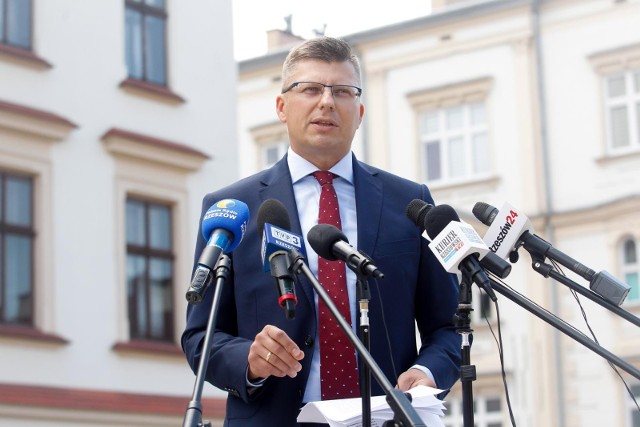 Wiceminister sprawiedliwości Marcin Warchoł poinformował, że resort przygotował zmiany przepisów ws. zaostrzenia karz za szpiegostwo.