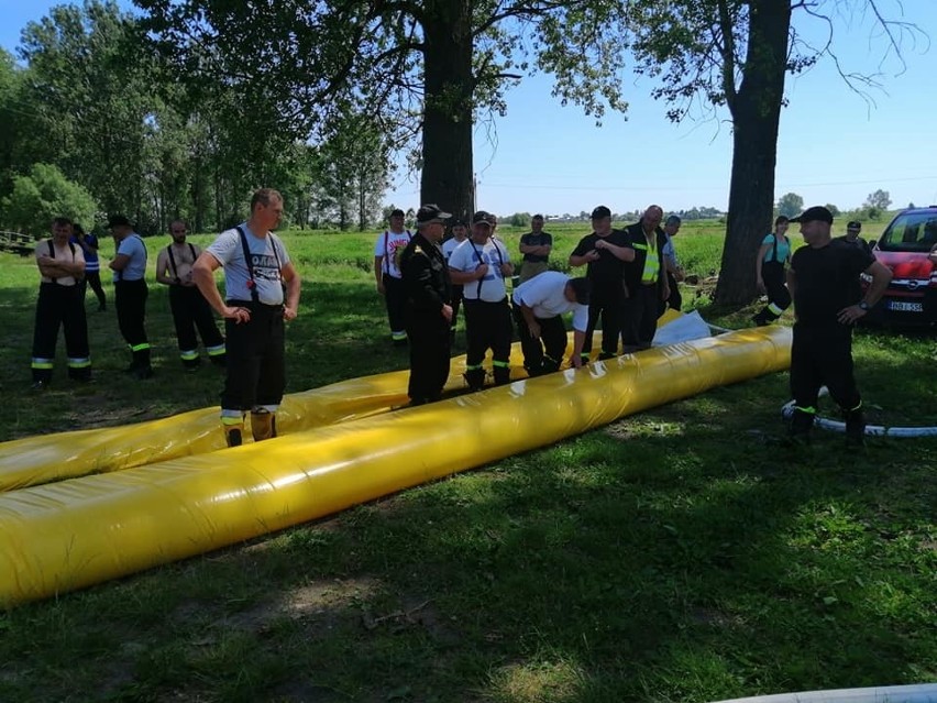 W poniedziałek Strażacy OSP Brańsk uczestniczyli we...