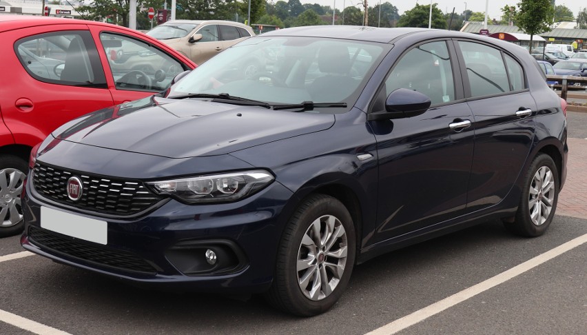 8. pozycję zajął Fiat Tipo (9384 egzemplarzy)