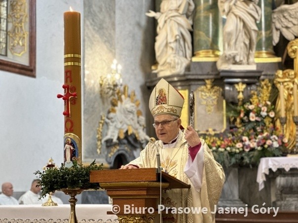 Suma wielkanocna na Jasnej Górze. Zobacz kolejne zdjęcia....